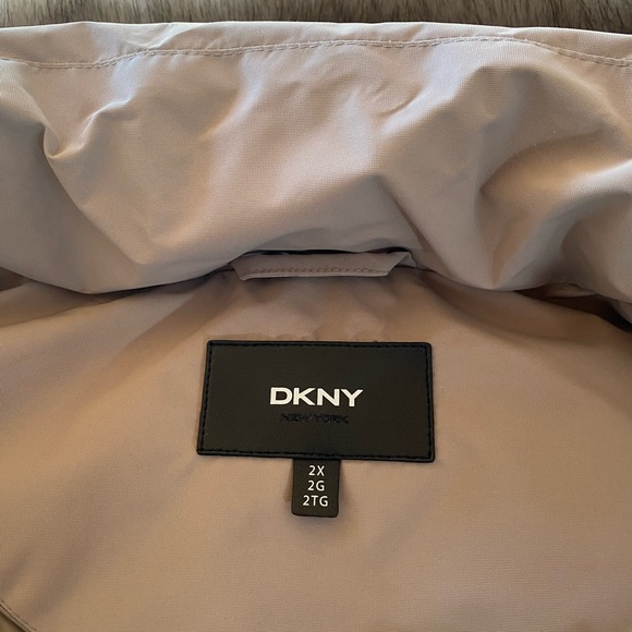 DKNY women insulated winter coat - Picture 7 of 16